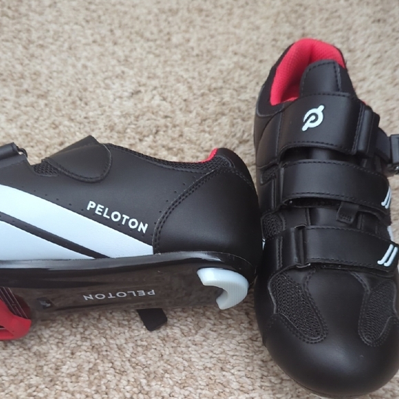 Peloton Black Cycling Shoes with Red Accents - Picture 4 of 9